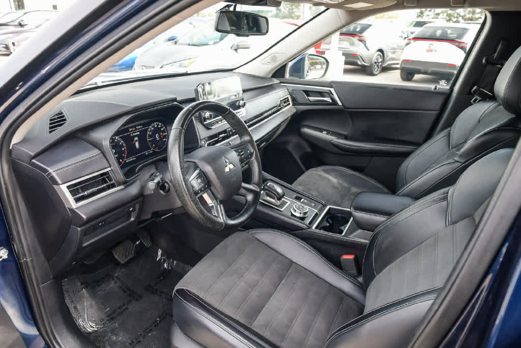 Used 2023 Mitsubishi Outlander SE FWD image 16