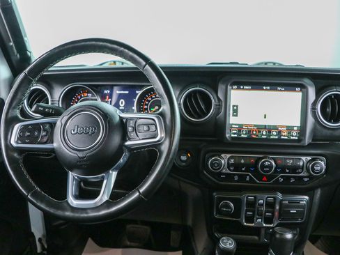 Used 2021 Jeep Wrangler Unlimited Sahara AWD/4WD image 18