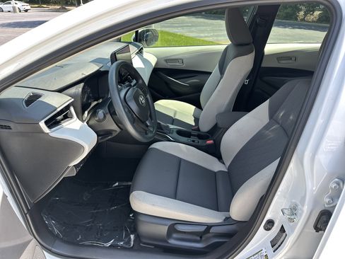 Certified 2025 Toyota Corolla LE FWD image 16