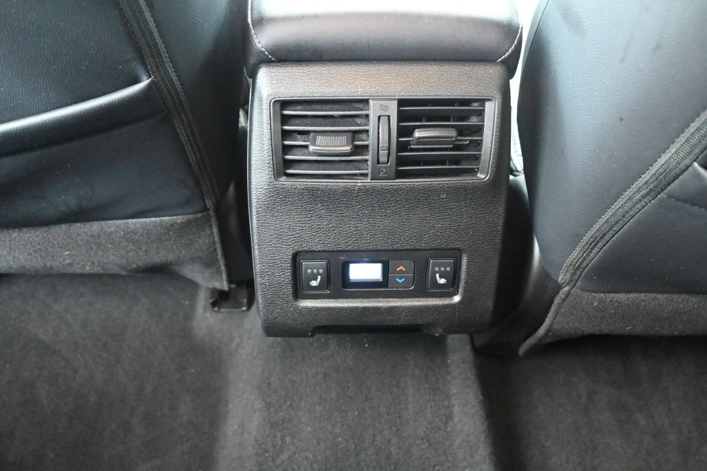 Used 2023 Mitsubishi Outlander SEL AWD/4WD image 19