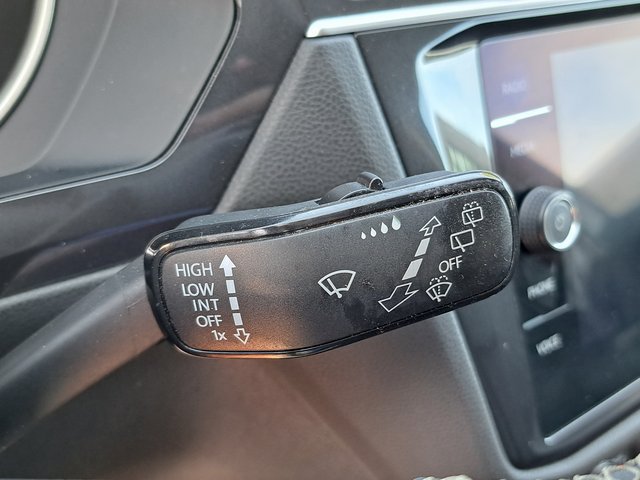 Used 2021 Volkswagen Tiguan SE AWD/4WD image 11