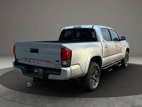 Used 2022 Toyota Tacoma SR5 image 4