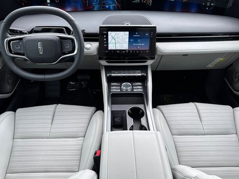 New 2026 Lincoln Nautilus Reserve image 11