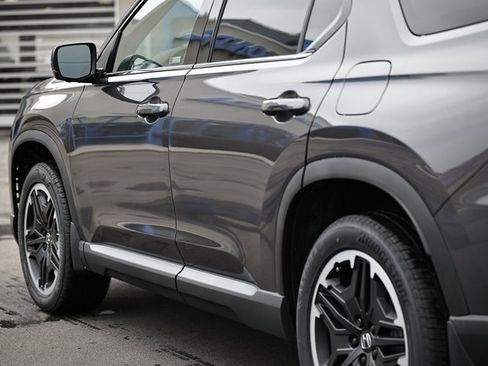 New 2026 Honda Pilot Touring image 9