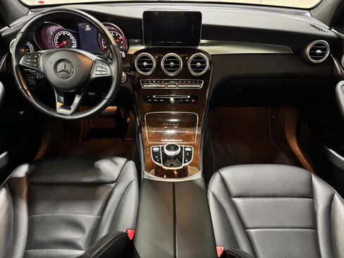 Used 2019 Mercedes-Benz GLC 300 4MATIC image 9