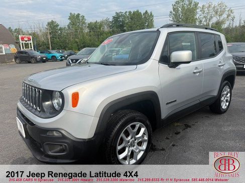 Used 2017 Jeep Renegade Latitude w/ Popular Equipment Group AWD/4WD image 7