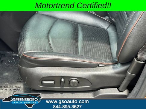 Used 2018 Chevrolet Equinox LT FWD image 12