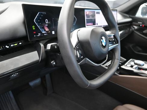 Certified 2026 BMW 530i RWD image 12