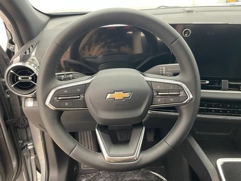 New 2026 Chevrolet Equinox LT w/ Convenience Package II AWD/4WD image 11