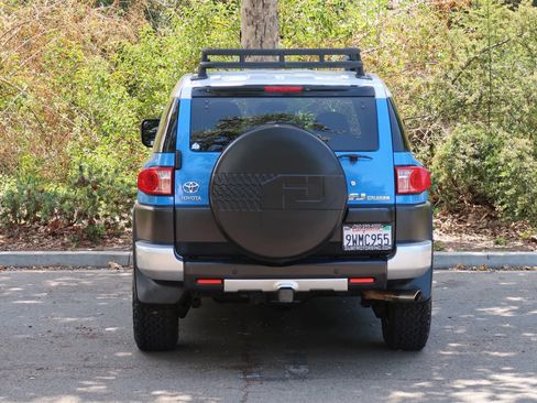 Used 2007 Toyota FJ Cruiser 4WD image 7