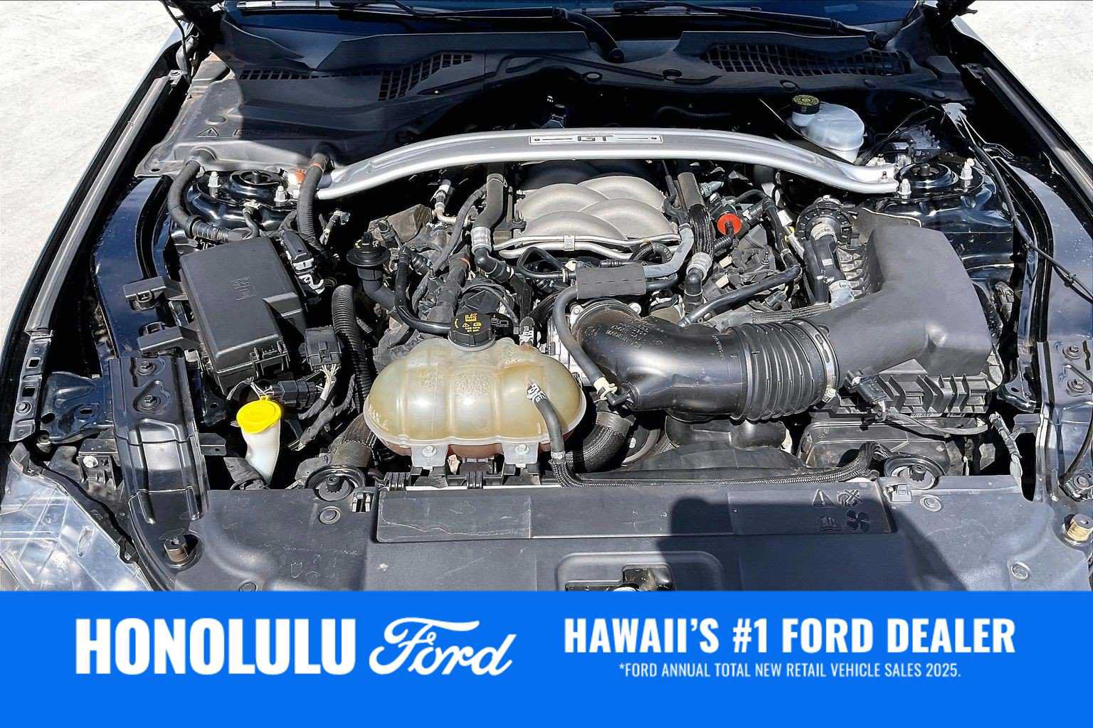 Used 2018 Ford Mustang GT Premium w/ Black Accent Package RWD image 9