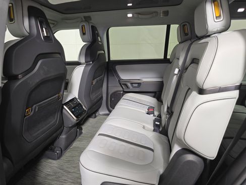 Used 2024 Rivian R1S Adventure AWD/4WD image 21