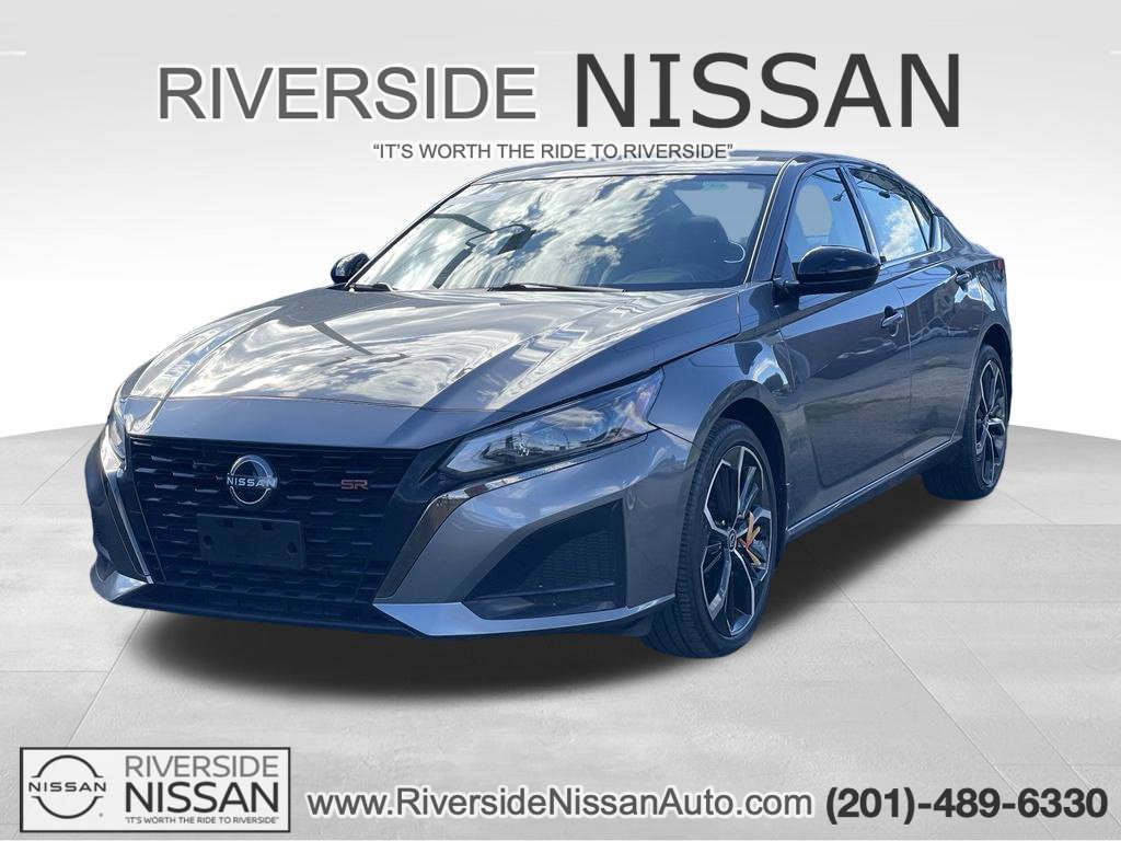 Certified 2024 Nissan Altima 2.5 SR w/ SR Premium Package AWD/4WD image 1