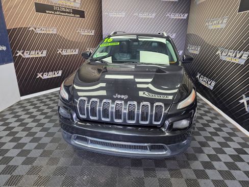 Used 2016 Jeep Cherokee Limited AWD/4WD image 4
