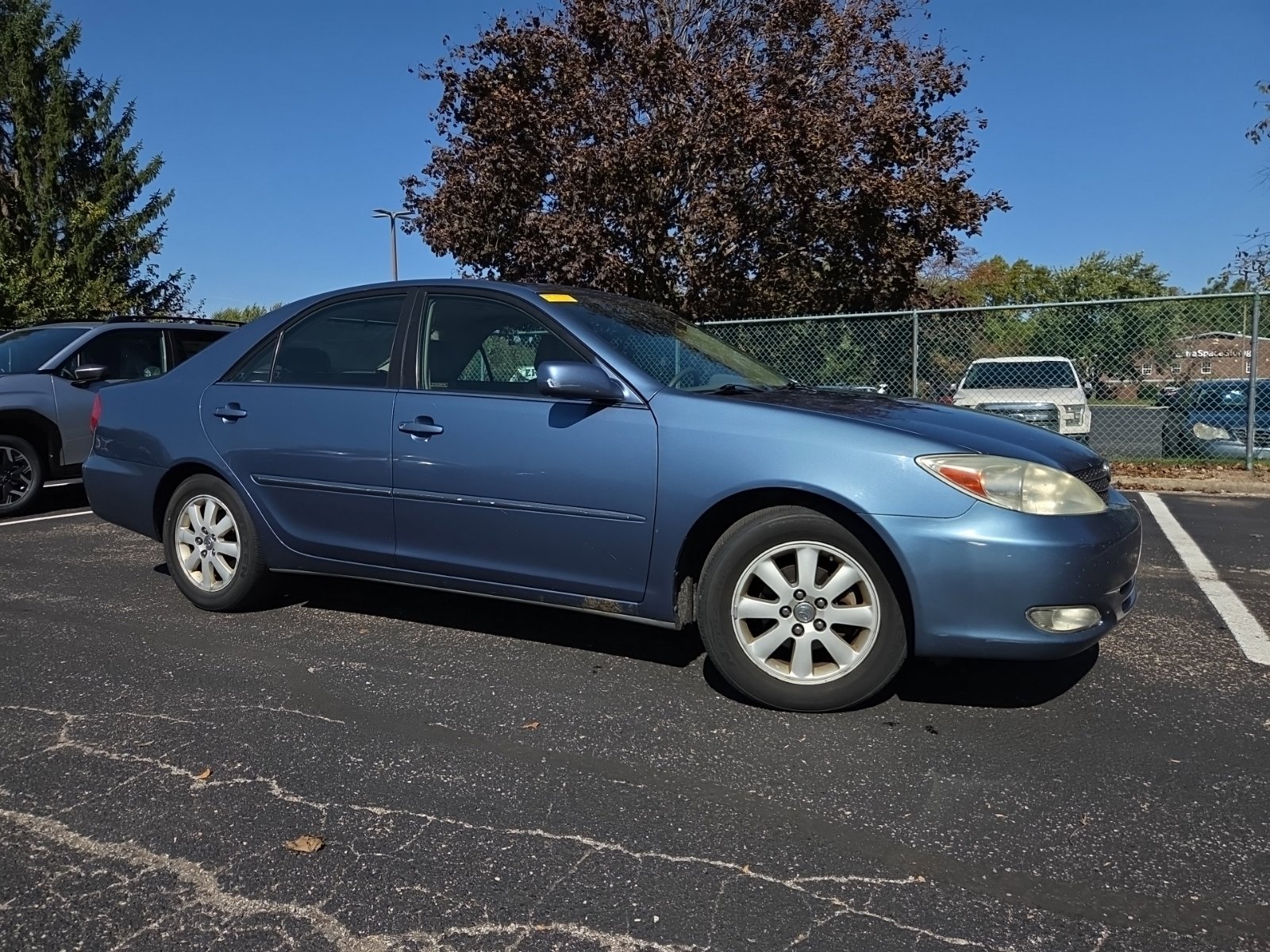 Used 2003 Toyota Camry XLE w/ XLE Premium Plus Pkg FWD image 3