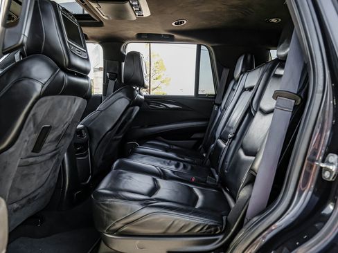 Used 2016 Cadillac Escalade Platinum image 40