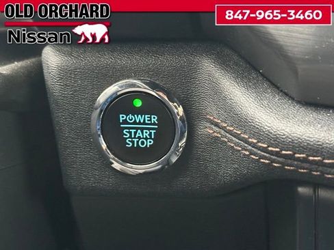 Used 2022 Ford F150 Lightning Lariat image 21