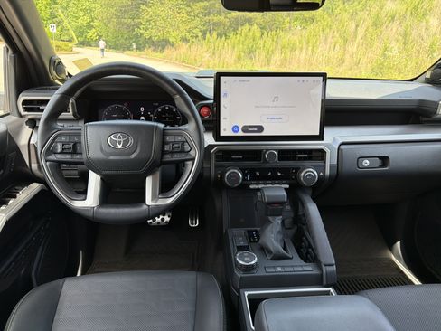 Used 2025 Toyota 4Runner Limited RWD image 24