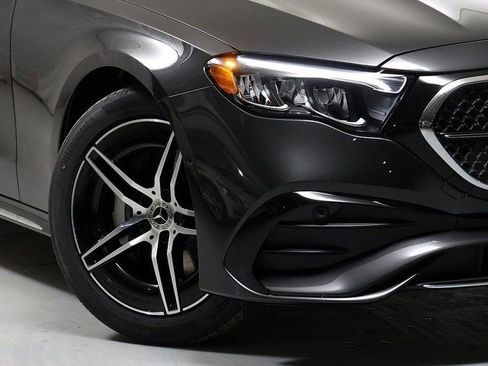 New 2026 Mercedes-Benz E 350 4MATIC Sedan image 3