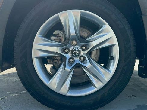 Used 2019 Toyota Highlander Limited image 4