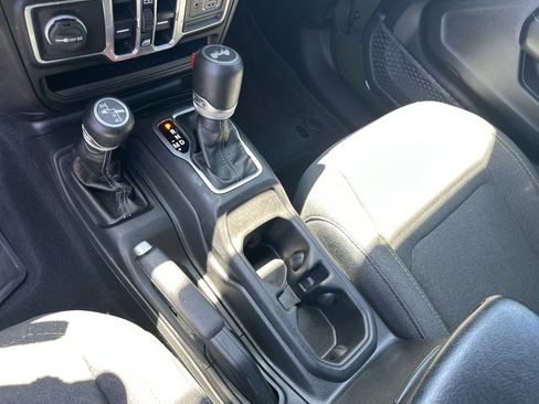 Used 2024 Jeep Wrangler Sport S AWD/4WD image 32