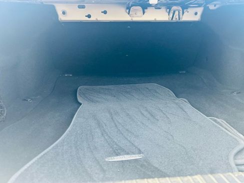 Used 2010 Mercedes-Benz E 350 Sedan image 18