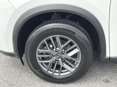 Used 2024 Nissan Rogue S AWD/4WD image 29