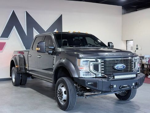 Used 2020 Ford F450 Platinum w/ FX4 Off-Road Package AWD/4WD image 2