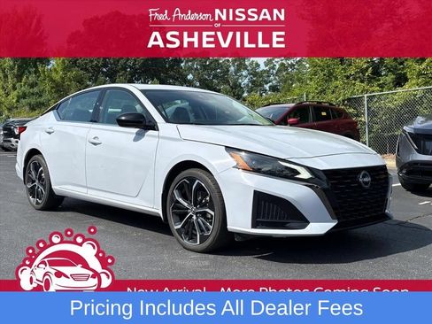 Certified 2024 Nissan Altima 2.5 SR w/ SR Premium Package AWD/4WD image 1