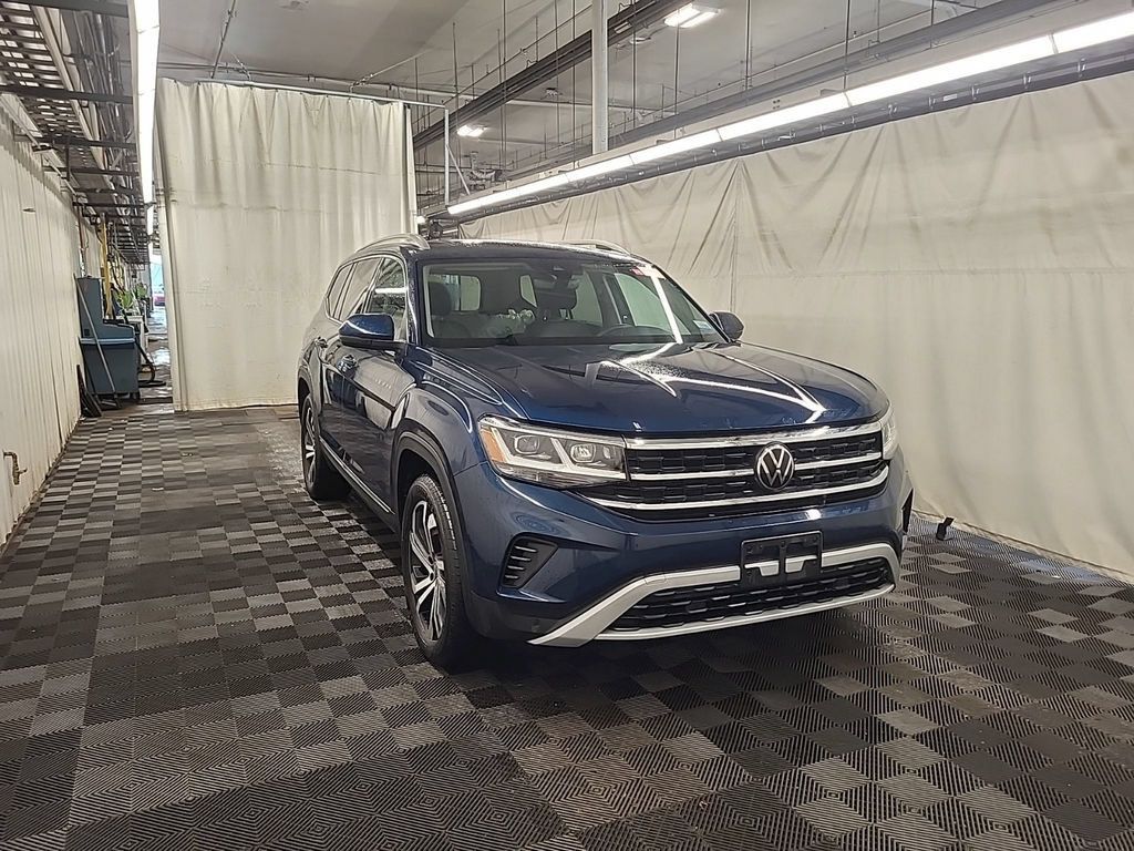 Used 2023 Volkswagen Atlas SEL AWD/4WD image 3