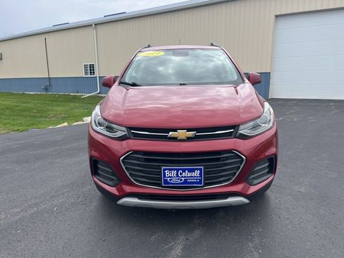 Used 2019 Chevrolet Trax LT w/ Driver Confidence Package FWD image 9