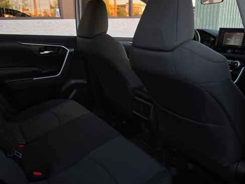 Used 2022 Toyota RAV4 XLE image 21