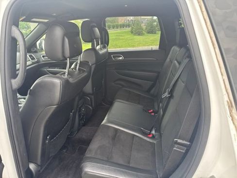 Used 2018 Jeep Grand Cherokee Altitude AWD/4WD image 10