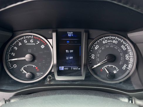 Used 2020 Toyota Tacoma TRD Sport image 17