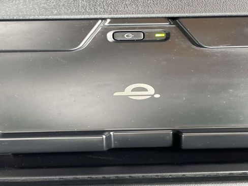 Used 2020 Toyota Highlander XLE image 11