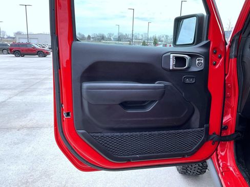 Used 2025 Jeep Wrangler Unlimited Rubicon image 10