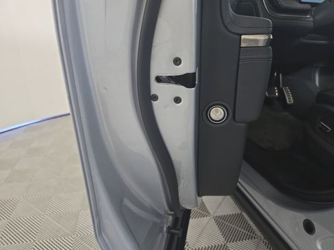 Used 2022 Rivian R1S Launch Edition image 32