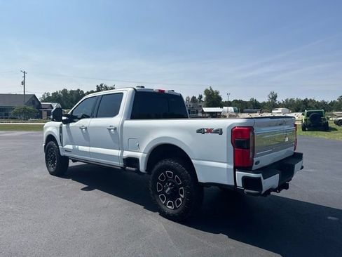 Used 2023 Ford F250 Platinum AWD/4WD image 3