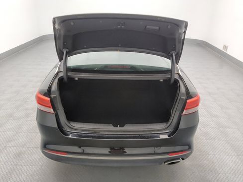Used 2017 Kia Optima LX FWD image 29