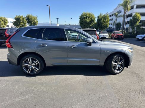 Certified 2021 Volvo XC60 T5 Momentum w/ Premium Package image 3