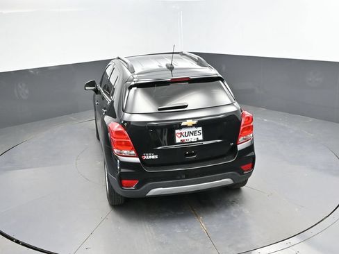 Used 2019 Chevrolet Trax LT w/ LT Convenience Package FWD image 32