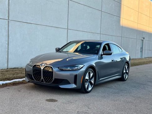 Used 2022 BMW i4 eDrive40 w/ Premium Package image 3