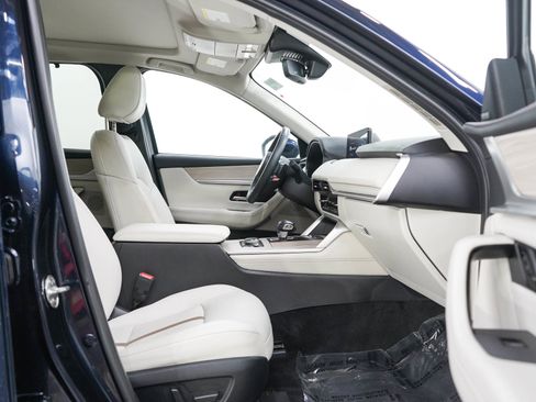 Used 2024 MAZDA CX-90 Plug-In Hybrid w/ Premium Plus AWD/4WD image 11