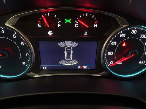 Used 2022 Chevrolet Equinox LT w/ Driver Convenience Package image 24