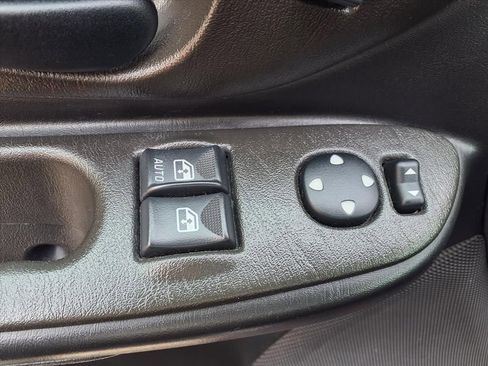 Used 2004 Chevrolet Monte Carlo SS w/ Dale Earnhardt Jr. Package image 11