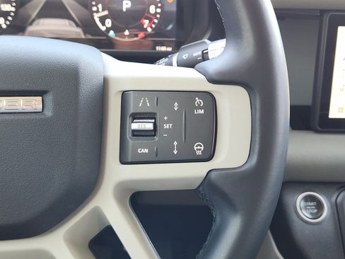 Used 2021 Land Rover Defender 110 SE image 27