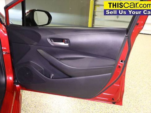 Used 2021 Toyota Corolla LE FWD image 31