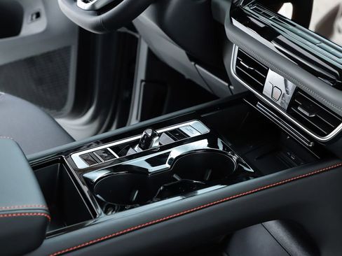 New 2026 Volkswagen Atlas Peak Edition AWD/4WD image 34
