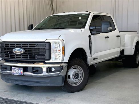 Used 2025 Ford F350 XL w/ XL Driver Assist Package AWD/4WD image 2