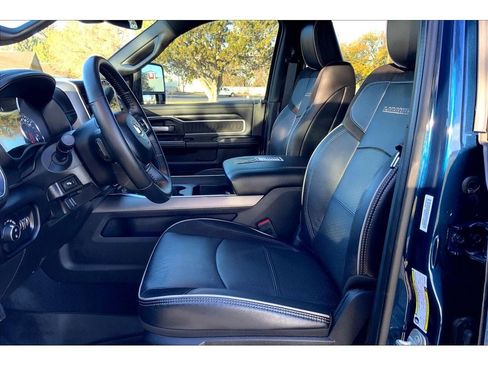 Used 2024 RAM 2500 Laramie w/ Night Edition image 27